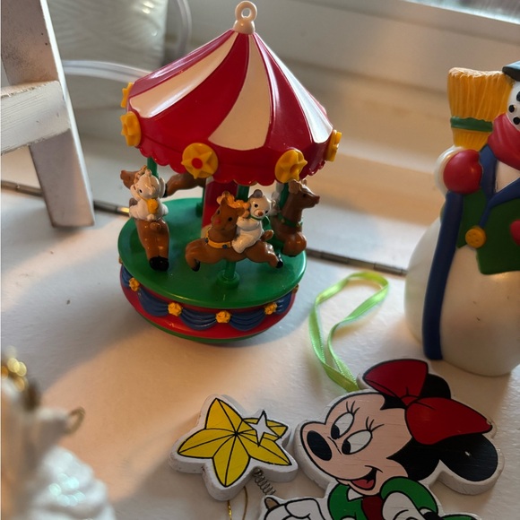 LOT OF 20 VINTAGE CHRISTMAS ORNAMENTS! 
Festive Christmas Ornaments Collection - Picture 8 of 10